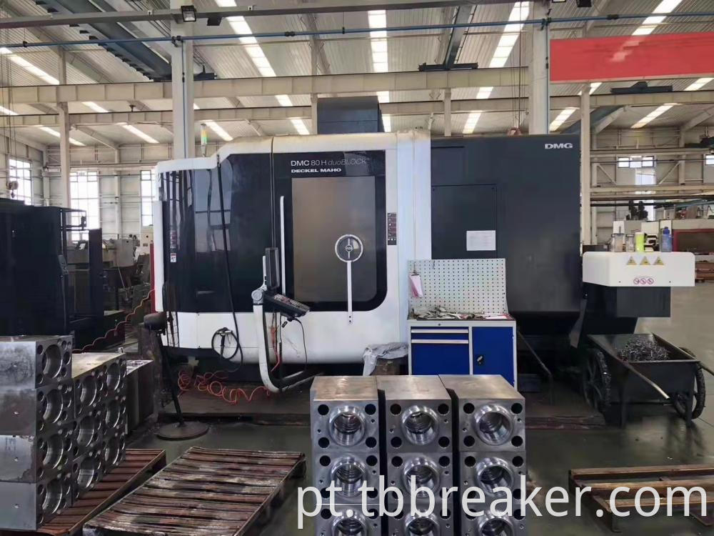 Hydraulic Brerker Machine